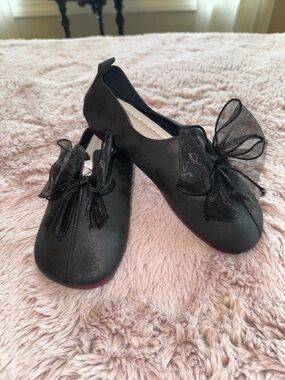Women’s Black Ballet Flats with Sheer Ribbon Bow